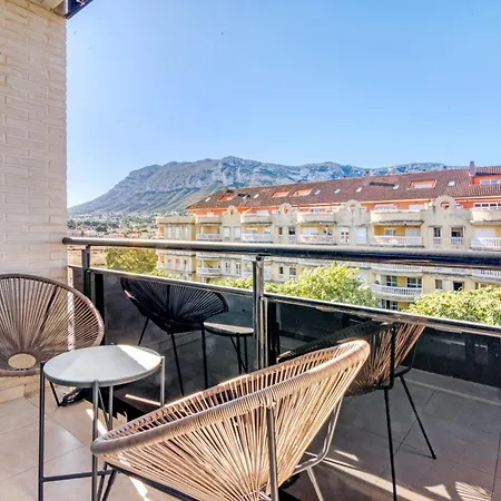 Joan Chabas Apartment